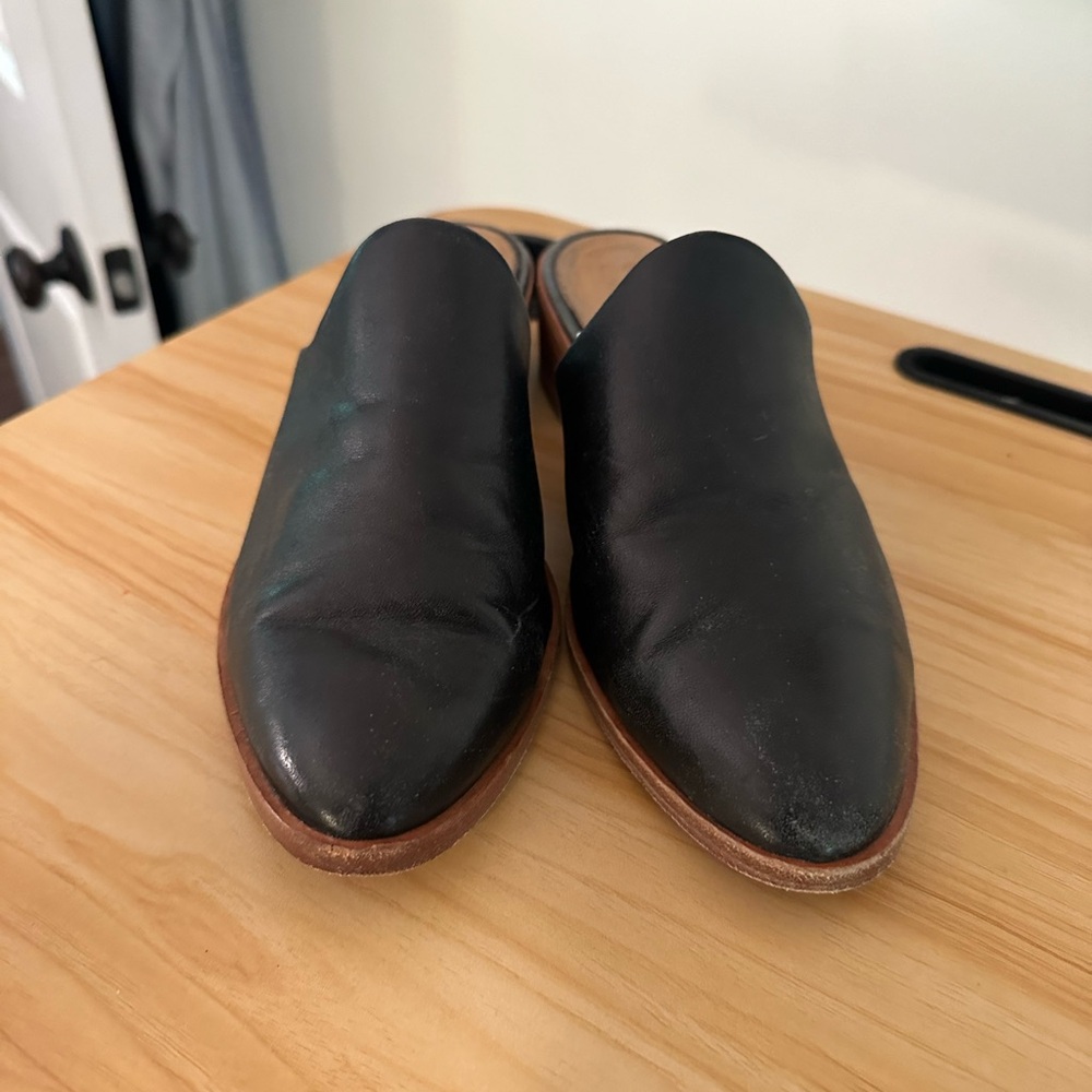 Soludos Venetian Mules black leather